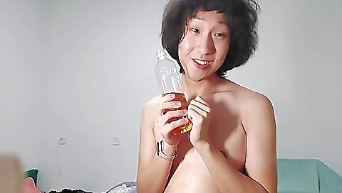 Asian teen enjoys anal with her lover in a solo video