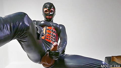 My blonde feet fetish makes me super horny in the video