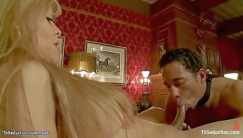 Latina girls with big ass and thicc ass licking and fucking